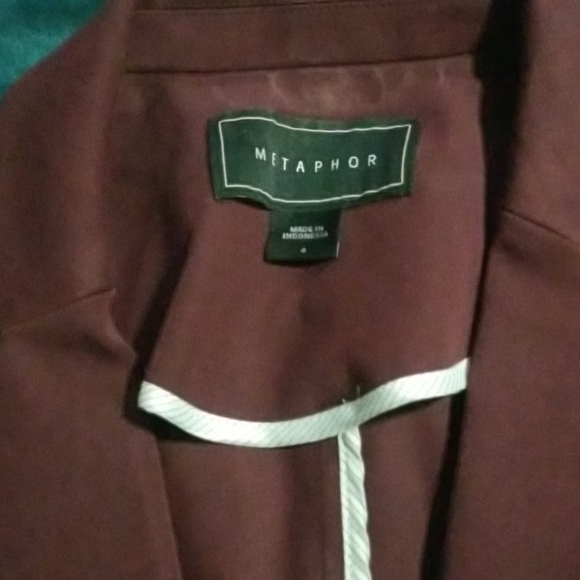 Blazer - Picture 3 of 4